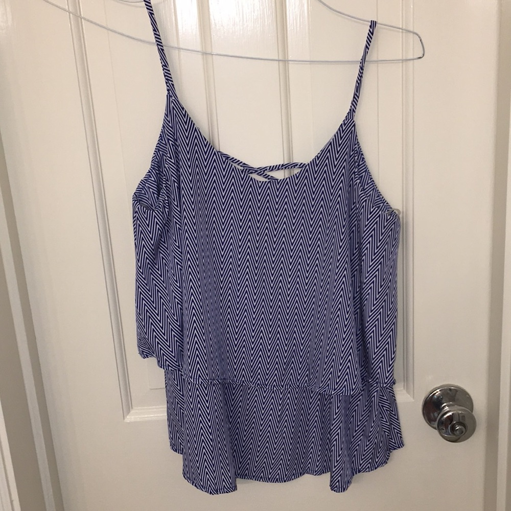 Chevron top